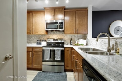 1681 E Greenbriar Dr unit 3827, Schaumburg, IL 60173 - photo 4