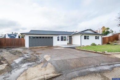 213 NW Lalack Ct, Dallas, OR 97338 - photo 2