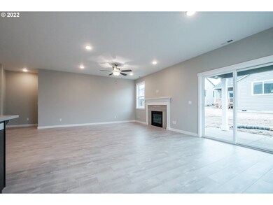 588 NE Evergreen Ave, Dallas, OR 97338 - photo 5