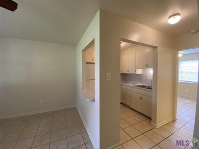 4114 Florida St unit 2, Zachary, LA 70791 - photo 3