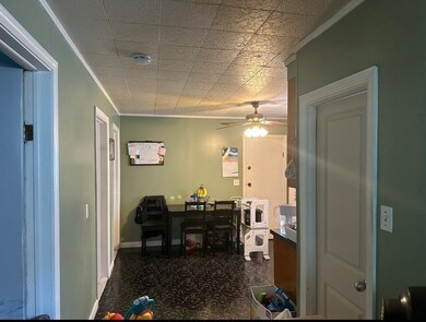 136 Tecumseh St unit 2, Fall River, MA 02721 - photo 4