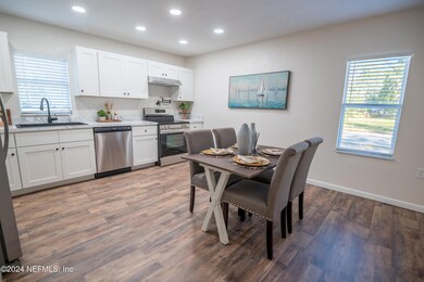 350 SW 4th St-21