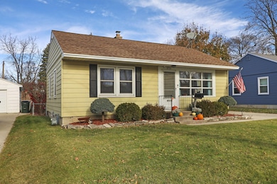 3466 E Waterford Ave, Saint Francis, WI 53235 - photo 2