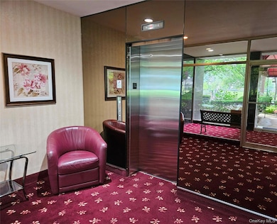 463 Summit Ave unit 2F, Cedarhurst, NY 11516 - photo 3