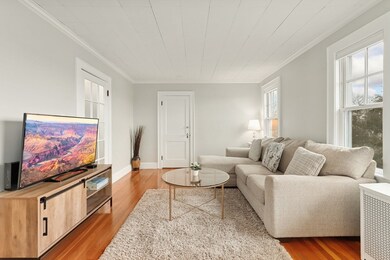 54 Edgecliff Rd unit 2, Watertown, MA 02472 - photo 2