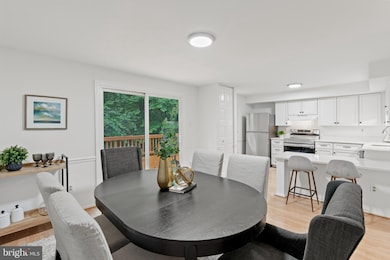 8902 Gutman Ct, Springfield, VA 22153 - photo 7