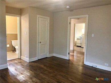 1104 W Hopkins St unit B, San Marcos, TX 78666 - photo 7