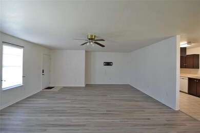 210 Dean Ct, Granbury, TX 76049 - photo 6