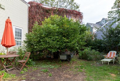 28 Dow St Portland ME 04102-large-003-05