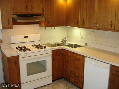 538 S Marlyn Ave, Essex, MD 21221 - photo 6