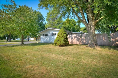 206 W Andrews St, Macon, IL 62544 - photo 5