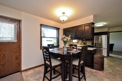 2028 Chestnut St, Waukegan, IL 60087 - photo 4