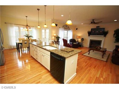 Kitchen - Gourmet eat-in kitchen with granite coun