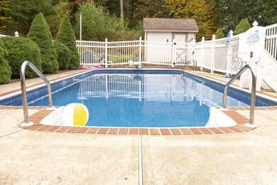 119 White Pine Ct, Milford, PA 18337 - photo 2