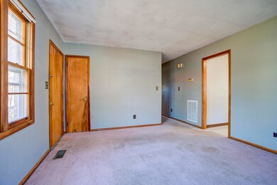 1410 Stoneybrook Dr, Johnson City, TN 37601 - photo 7