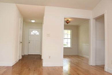 105 Marlo Cir, Jacksonville, NC 28540 - photo 4