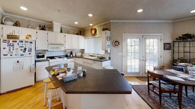 5246-Dobrot-Way-Kitchen