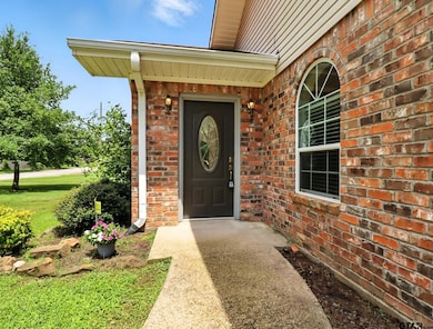 126 E Hoyt Dr, Longview, TX 75601 - photo 5