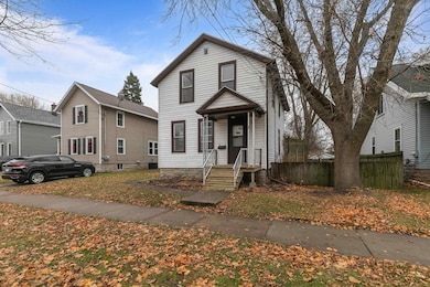 819 Otter Ave, Oshkosh, WI 54901 - photo 2