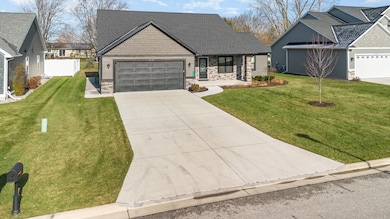 9160 Brook Hollow Ln, Freeland, MI 48623 - photo 2