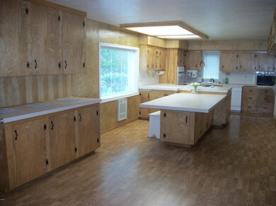 Kit.- Breakfast Nook