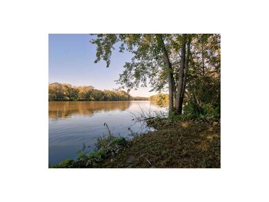 Waterfront/Dock/Pier.