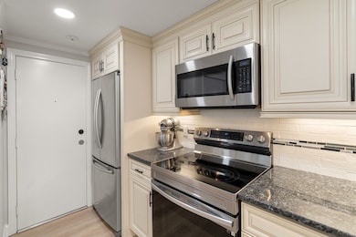 596 Boston Post Rd E unit 23, Marlborough, MA 01752 - photo 6