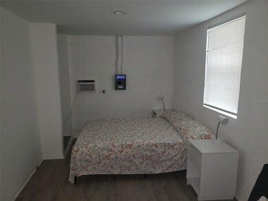 819 11th St N unit E, Saint Petersburg, FL 33705 - photo 4