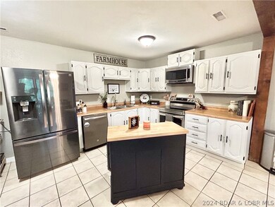 Country kitchen with island