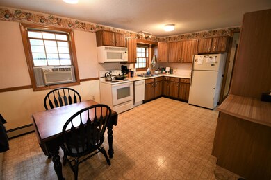 Eat-in Kitchen