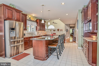 3510 Commodore Ct, Herndon, VA 20171 - photo 3