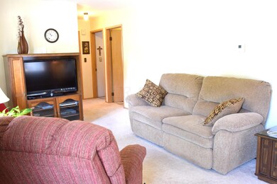 1914 E Beaumont Rd, Columbus, OH 43224 - photo 7