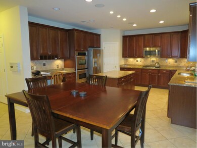 6686 Chateau Bay Ct, Sykesville, MD 21784 - photo 7