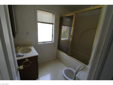 2nd Floor Full Bath
