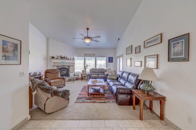 family room (1)
