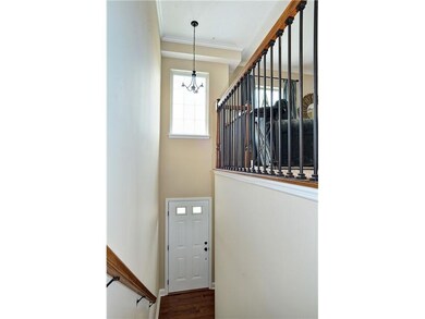 Entry/Foyer.