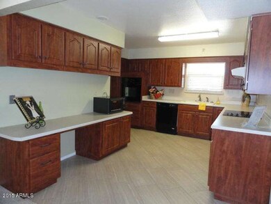 Kitchen (2)