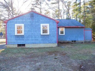 7 Bates Pond Rd, Carver, MA 02330 - photo 3
