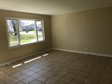 1021 S Elmwood Ave unit B, Waukegan, IL 60085 - photo 2
