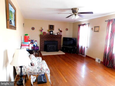 299 Hade Rd, Saint Thomas, PA 17252 - photo 6