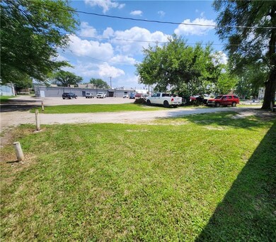 2936 E Walnut St, Des Moines, IA 50317 - photo 5