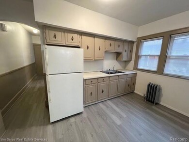 825 Beaconsfield #2n Ave, Grosse Pointe Park, MI 48230 - photo 4