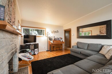 905 N Anderson St-8