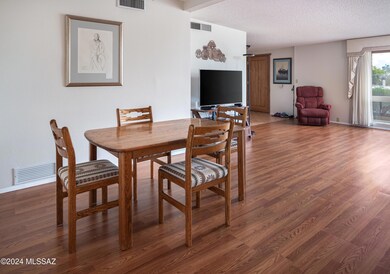 Dining area & front entry