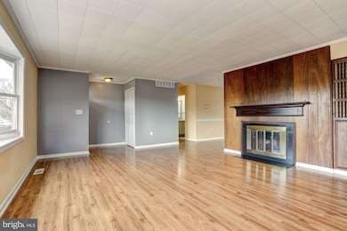 3358 Crumpton S, Laurel, MD 20724 - photo 4