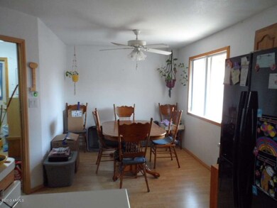 EAT-IN KITCHEN