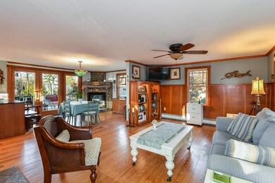 007-Living_Room-5373547-medium
