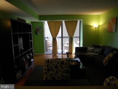 The Gibson unit 701, Washington, DC 20037 - photo 5