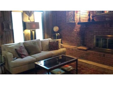 Spacious 20x20 great room!