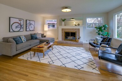 924 NW Riverside Blvd, Bend, OR 97701 - photo 5